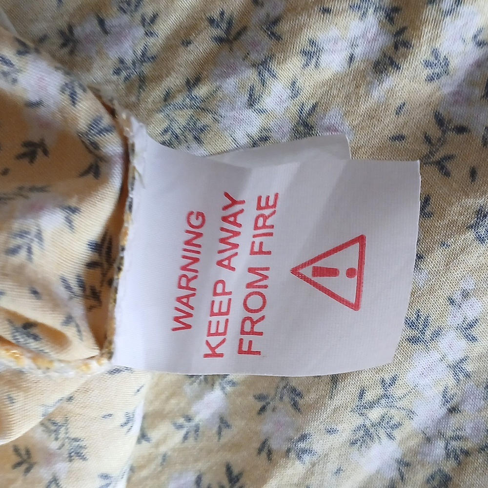 Boohoo Ditsy Floral Flared Dress - Picture 8 of 8